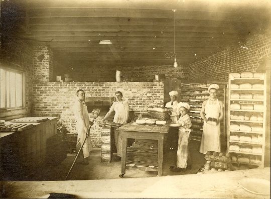 Повар пекарни без автоматизации